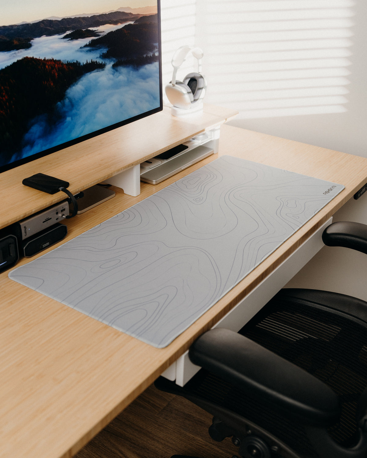 Latitude (Desk Pad)